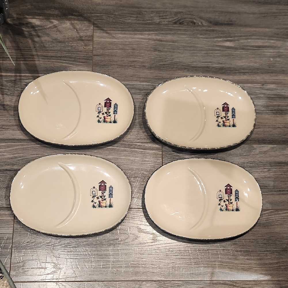 EUC Home & Garden Party Set of Four Cream Divided Plates w/birdhouse Design